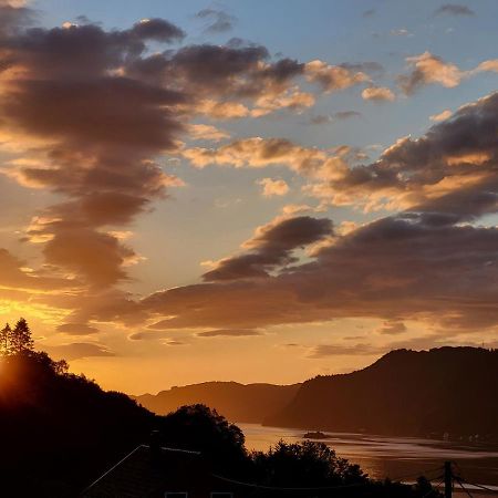 Nydelig Beliggenhet, Fjord Utsikt - Elegant Rom Hotell Bergen Eksteriør bilde